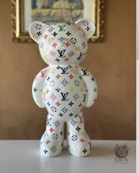 Animales de resina con monogramas de Louis Vuitton