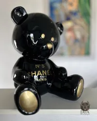 Dekorative Harzstatue eines sitzenden Teddybären, personalisiert in Chanel