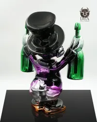 Scrooge McDuck Chrome L with wine bottles