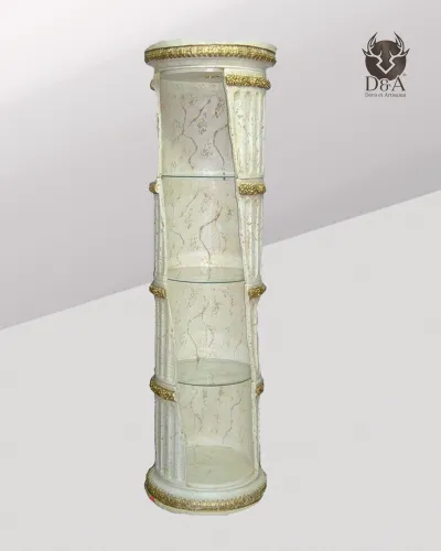 Decorazione a mensola con colonna greca