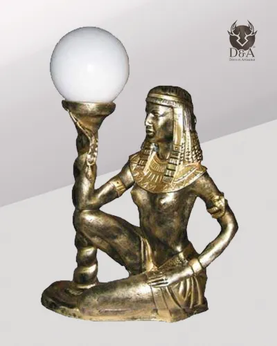 Egiptovska ženska s svetilko