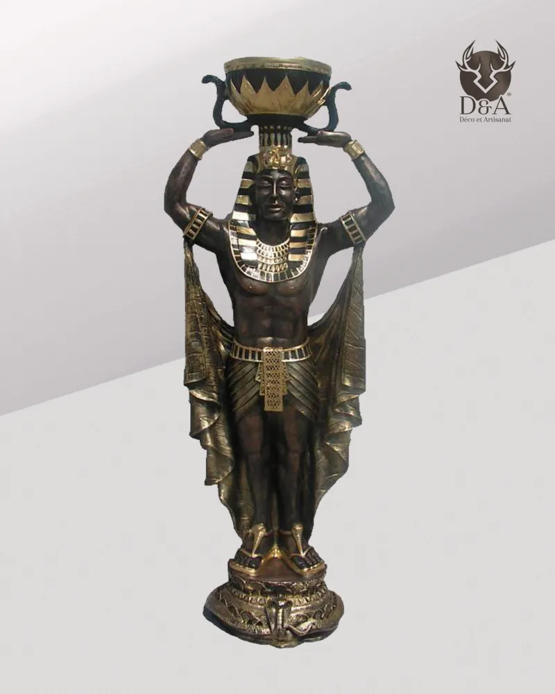 Farao met gekruiste armen - Egyptische decoratie