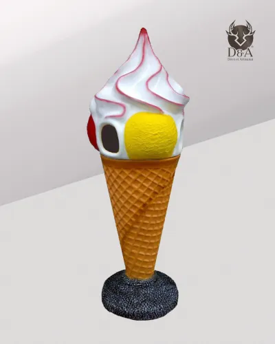 Statua realistica in resina a forma di contenitore per gelato