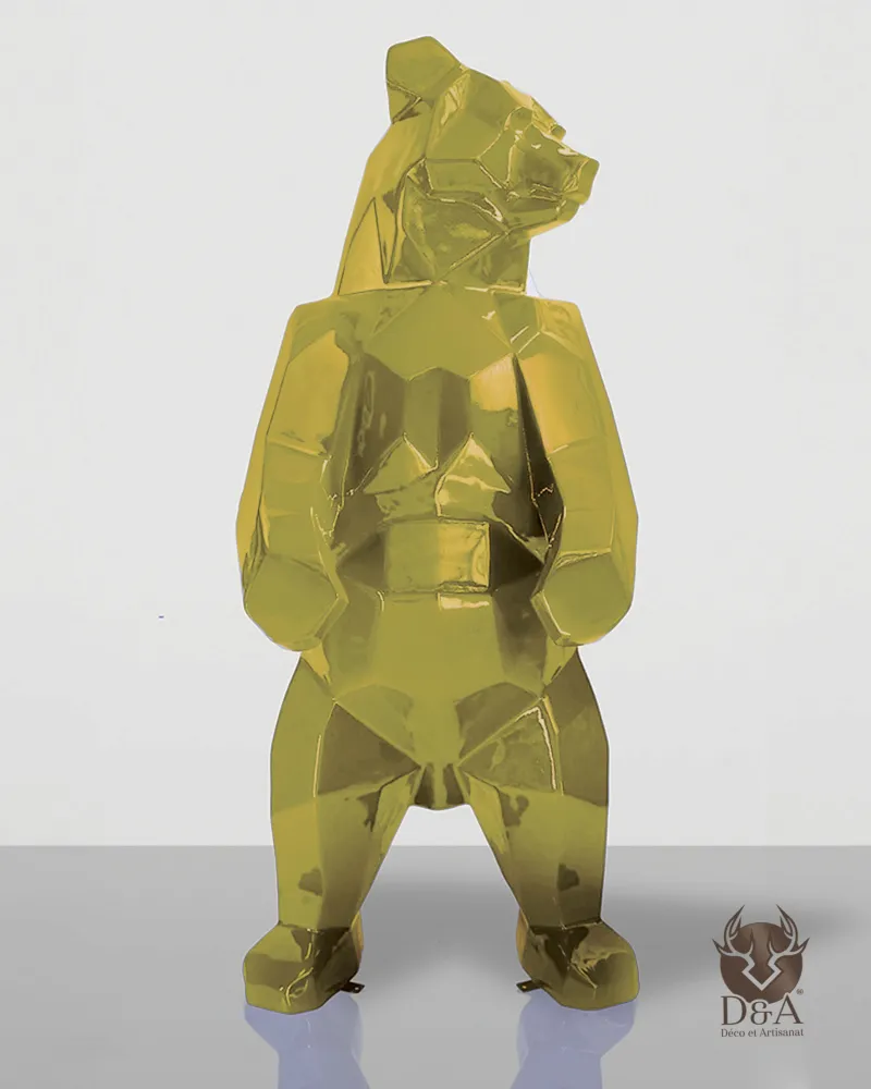 Grand ours à facettes debout