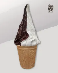 Estatua de resina de un helado italiano