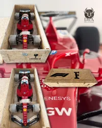 Formel 1 – Dekorative Designerstatue