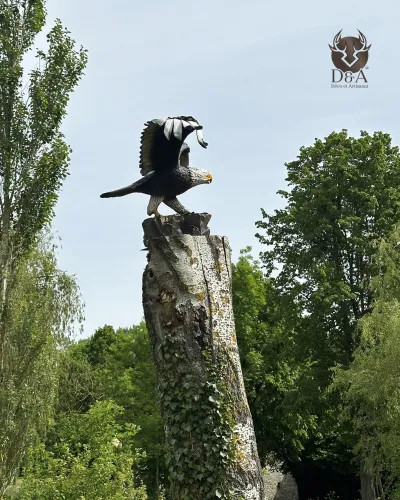 Decoratief harsbeeld van een realistische XXL-adelaar