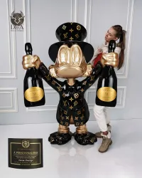 El Tío Gilito con traje de Vuitton y champán - altura 170 cm