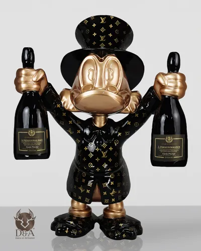 El Tío Gilito con un traje de Louis Vuitton y champán, crémant o Prosecco.