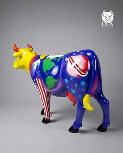 Life-size artistic cow motif - United States & World Map