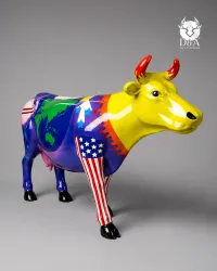 Life-size artistic cow motif - United States & World Map