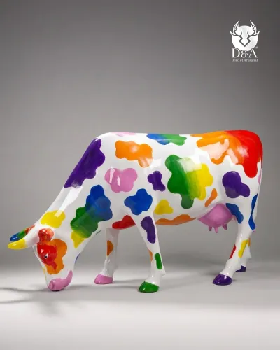 vaca arco-íris em resina em tamanho real – escultura Pop Art