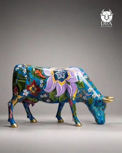 Life-size floral cow in resin – Pop Art sculpture