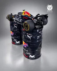 Komplet Formule 1 Red Bull Racing + 2 okrasna kovinska bobna
