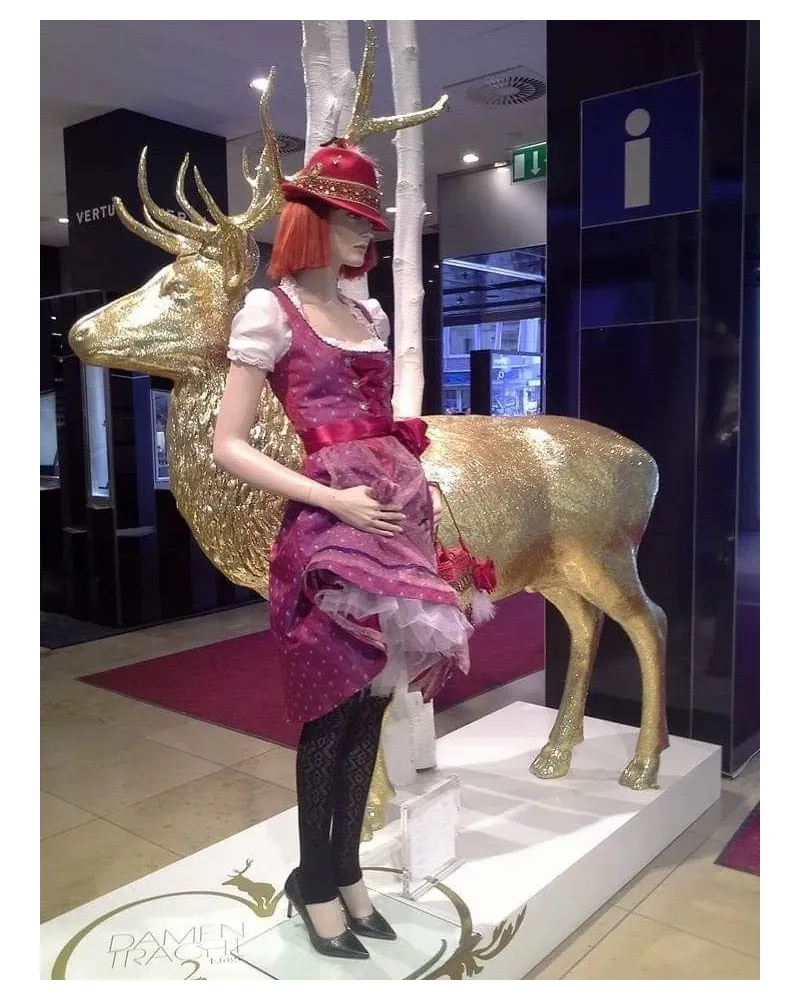 Grand cerf or métalisé, résistant au gel, à la pluie et aux UV du soleil. Grand cerf or métalisé, résistant au gel, à la pluie et aux UV du soleil.