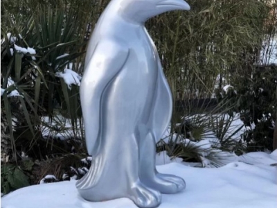 Idéia de decoração de inverno: animais de resina do bloco de gelo